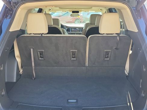 Used 2021 Buick Enclave Essence w/ Sport Touring Edition image 8