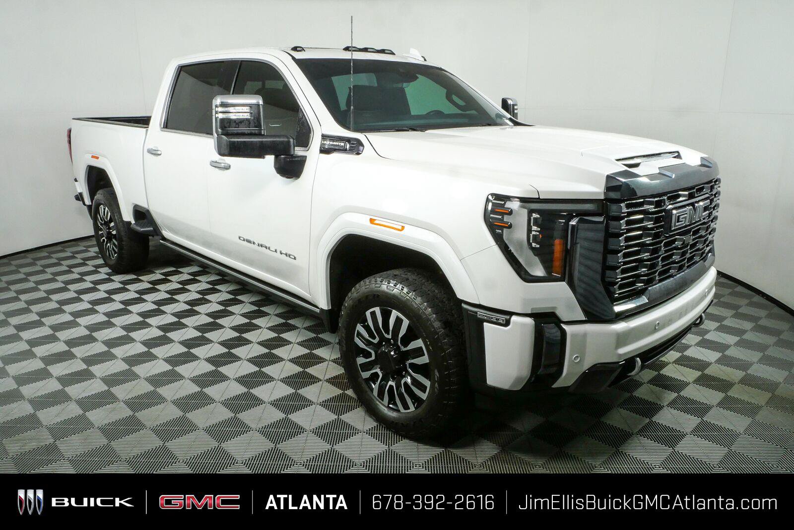 Used 2024 GMC Sierra 2500 Denali Ultimate w/ Max Trailering Package AWD/4WD image 1