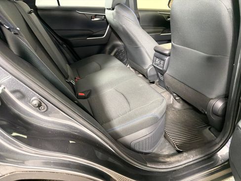 Used 2023 Toyota RAV4 SE image 15