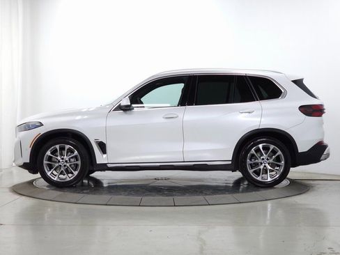 Used 2024 BMW X5 xDrive40i w/ Premium Package image 4
