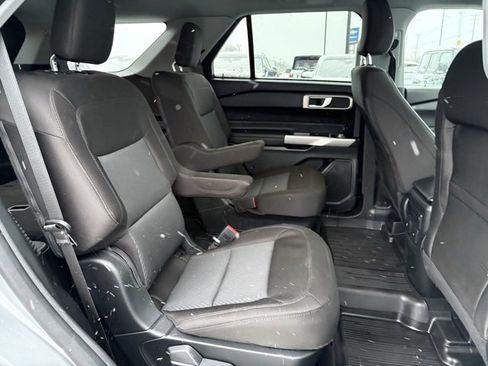 Used 2023 Ford Explorer XLT w/ Class IV Trailer Tow Package image 13