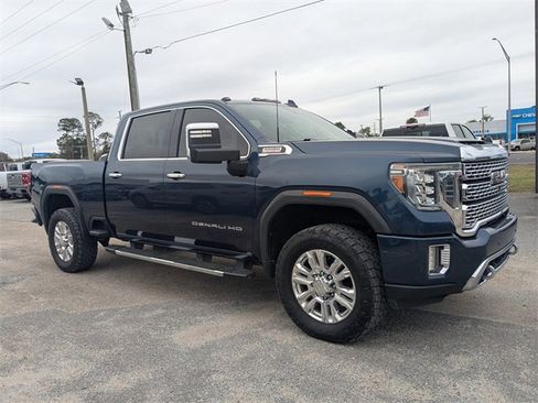 Used 2020 GMC Sierra 2500 Denali w/ Technology Package image 2