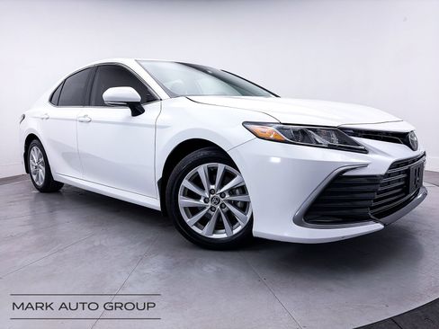 Used 2024 Toyota Camry LE w/ Convenience Package image 1