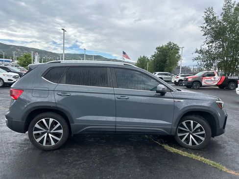 Used 2022 Volkswagen Taos SE w/ IQ.Drive SE Package AWD/4WD image 4