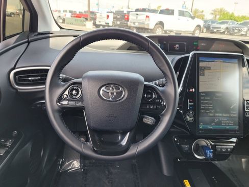Used 2021 Toyota Prius Prime XLE image 16