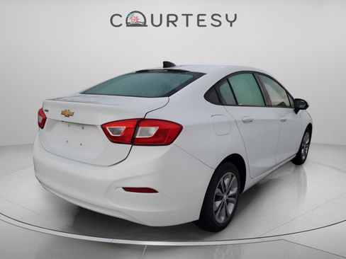 Used 2019 Chevrolet Cruze LS w/ LS Convenience Package image 4