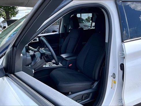 Used 2020 Ford Explorer XLT w/ Class III Trailer Tow Package RWD image 36