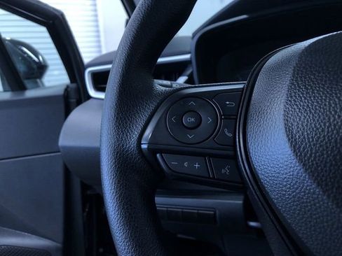 Certified 2025 Toyota Corolla LE image 25