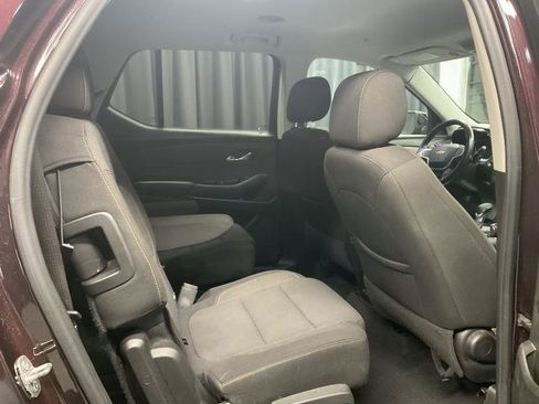 Used 2021 Chevrolet Traverse LT FWD image 10