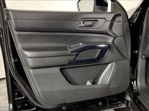 Certified 2024 Nissan Pathfinder SV image 24