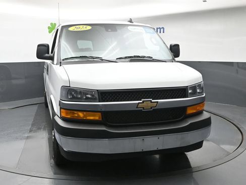 Used 2025 Chevrolet Express 3500 LT w/ LT Preferred Equipment Group RWD image 5