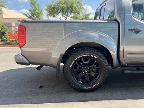 Used 2020 Nissan Frontier SV w/ Midnight Edition Floor Mats RWD image 6