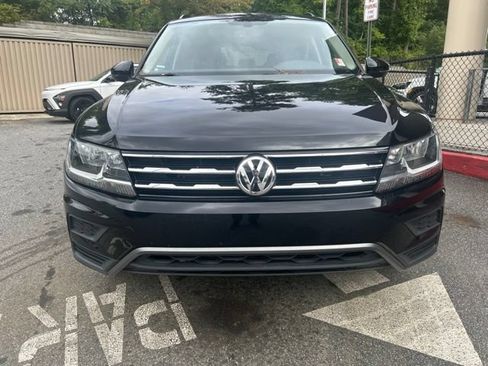 Used 2020 Volkswagen Tiguan SE FWD image 2