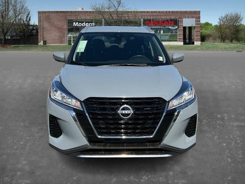 Used 2023 Nissan Kicks SV image 6