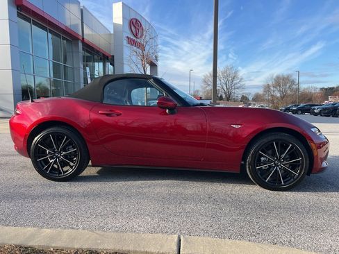 Used 2024 MAZDA MX-5 Miata Grand Touring w/ Appearance Package image 2