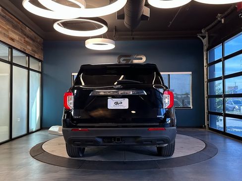 Used 2020 Ford Explorer XLT w/ Class III Trailer Tow Package image 4