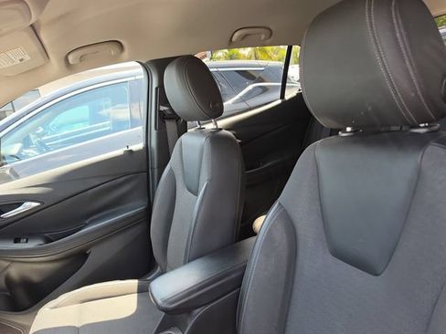 Used 2021 Buick Encore GX Preferred w/ Sport Touring Package FWD image 18