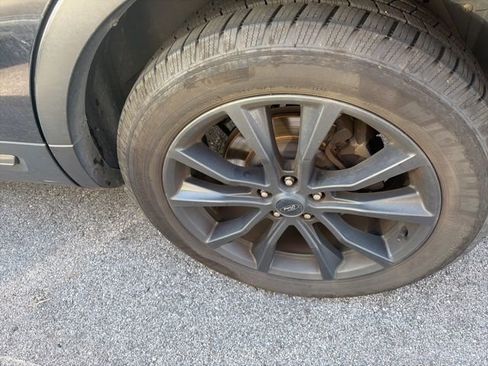 Used 2019 Ford Explorer XLT w/ Equipment Group 202A image 19