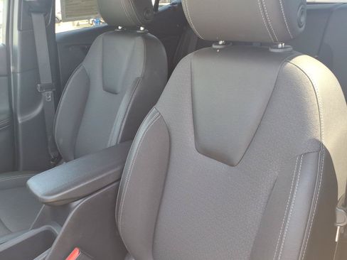 Used 2025 Buick Encore GX Preferred FWD image 13