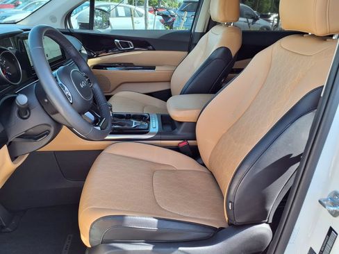 Used 2024 Kia Carnival EX FWD image 26