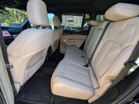 New 2025 Jeep Grand Cherokee Limited w/ Luxury Tech Group II image 13