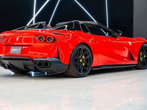 Used 2021 Ferrari 812 GTS RWD image 29