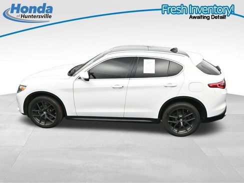 Used 2018 Alfa Romeo Stelvio AWD image 33