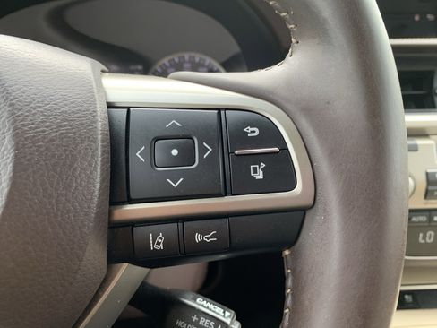 Used 2016 Lexus ES 350 w/ Premium Package w/Wood Trim FWD image 20