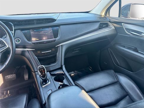 Used 2017 Cadillac XT5 Luxury w/ Driver Awareness Package image 27