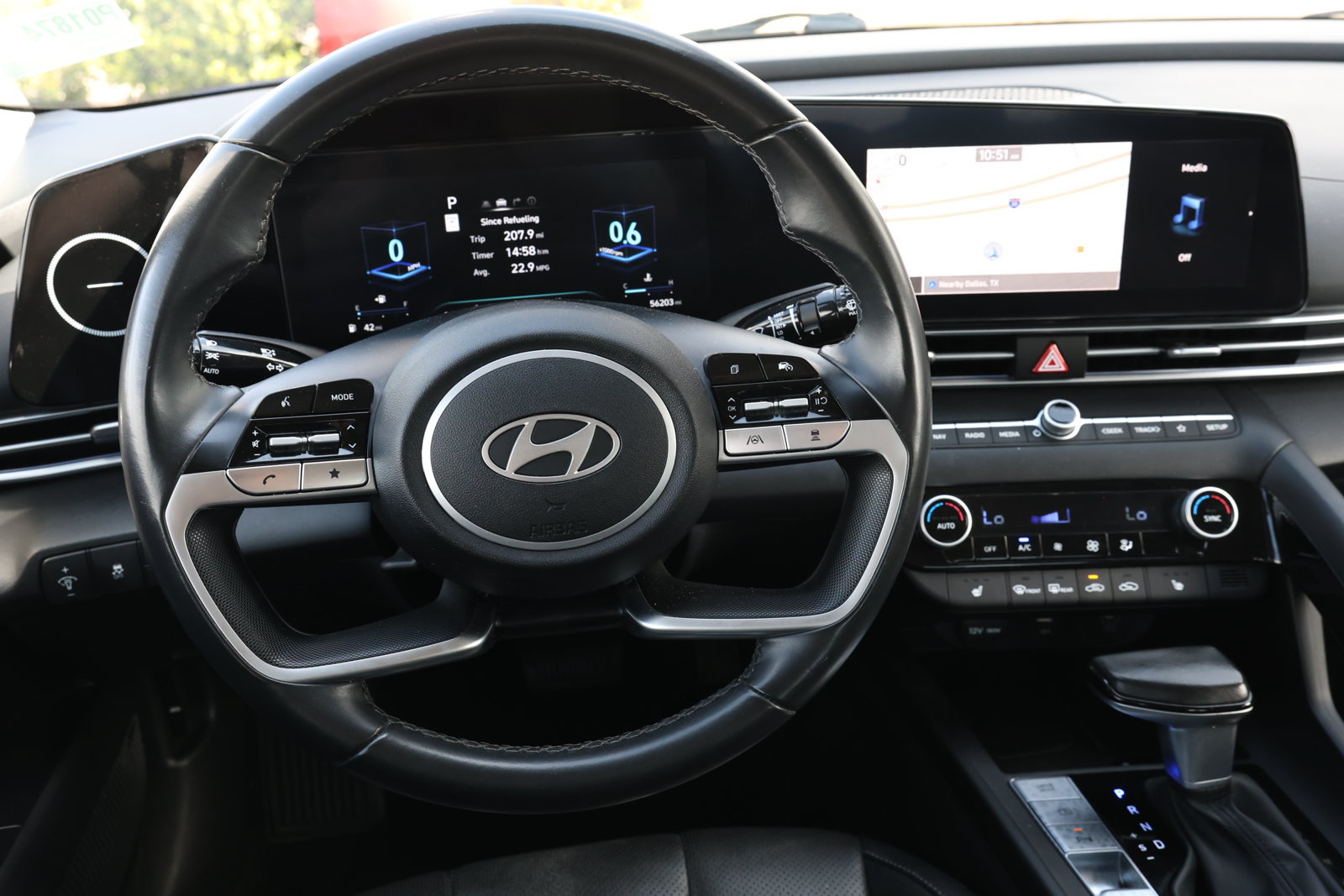 Used 2024 Hyundai Elantra Limited FWD image 17