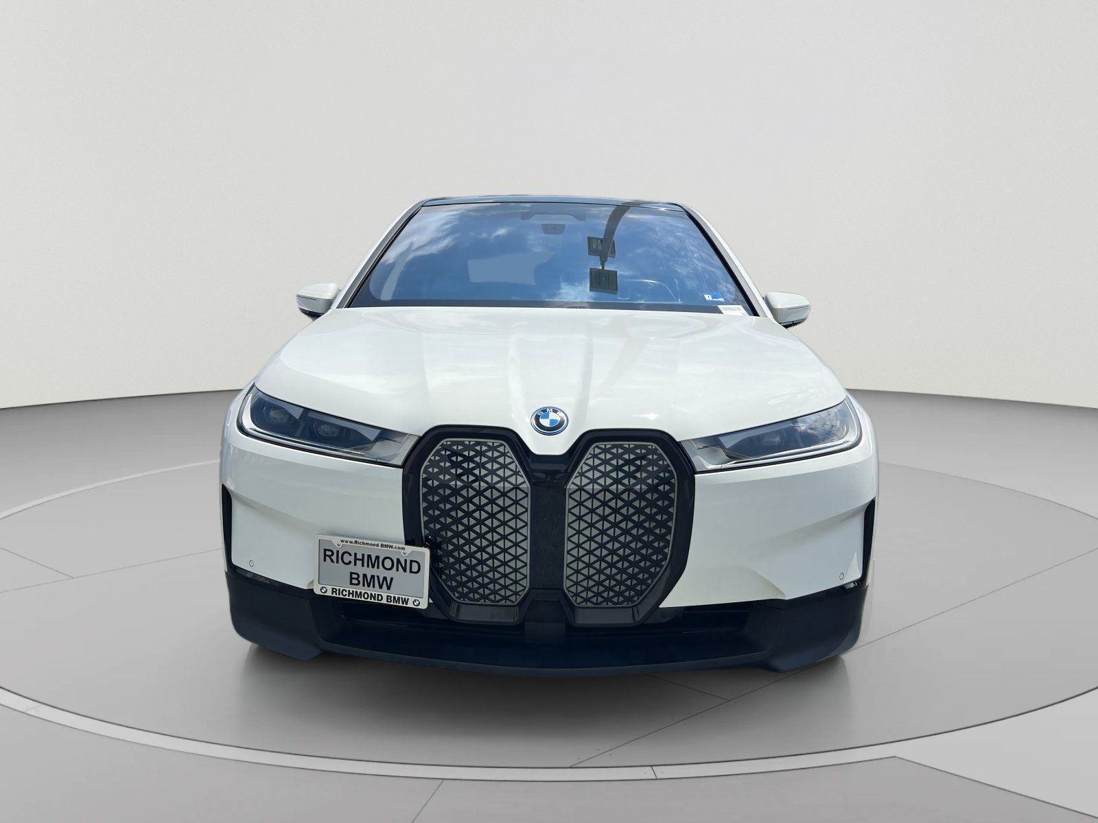Used 2024 BMW iX xDrive50 AWD/4WD image 6