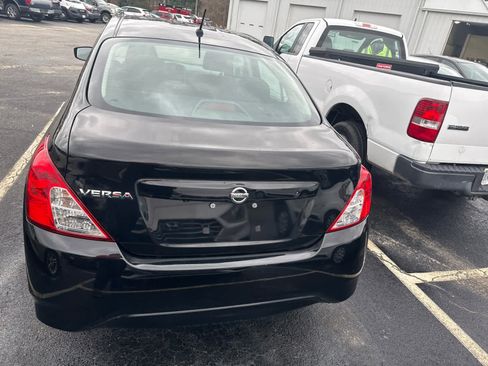 Used 2019 Nissan Versa S image 39