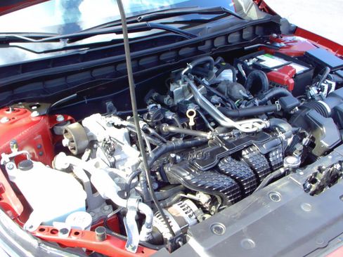 Used 2024 Nissan Altima 2.5 SV FWD image 8