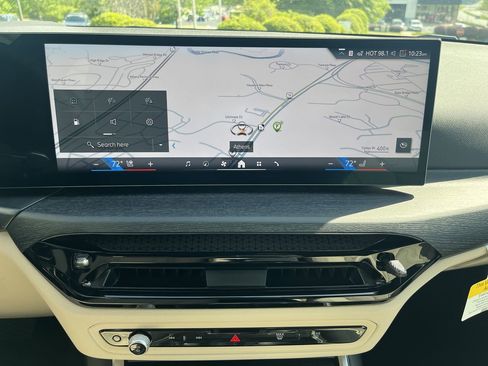 Certified 2025 BMW 330i Sedan w/ Premium Package image 25