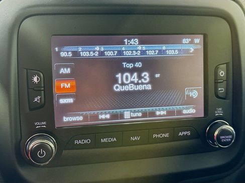 Used 2016 Jeep Renegade Latitude FWD image 17