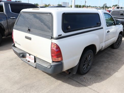Used 2014 Toyota Tacoma 2WD Regular Cab image 10