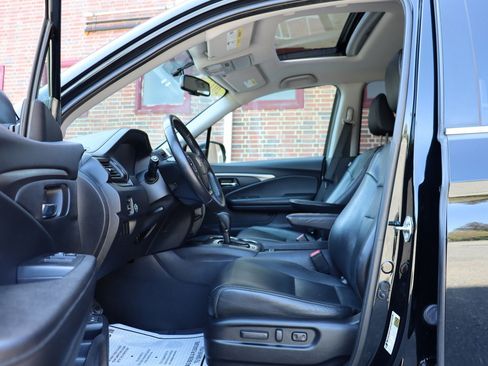 Used 2017 Honda Pilot EX-L image 11