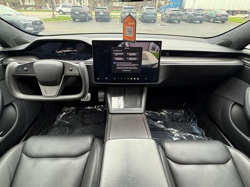 Used 2021 Tesla Model S Plaid image 15