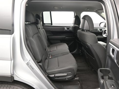 Used 2025 Hyundai Santa Fe SE FWD image 36