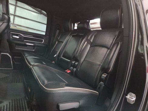 Used 2019 RAM 2500 Laramie w/ Black Appearance Package AWD/4WD image 79
