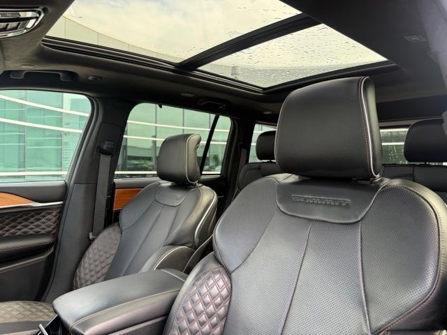 Used 2023 Jeep Grand Cherokee Summit AWD/4WD image 13
