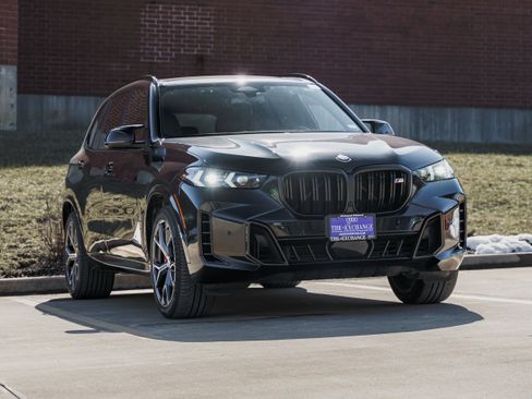 Used 2026 BMW X5 M60i image 1