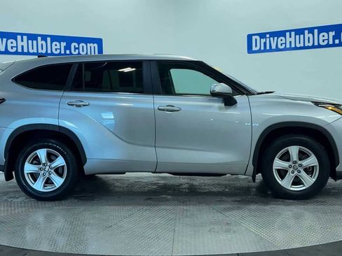 Used 2024 Toyota RAV4 LE image 9