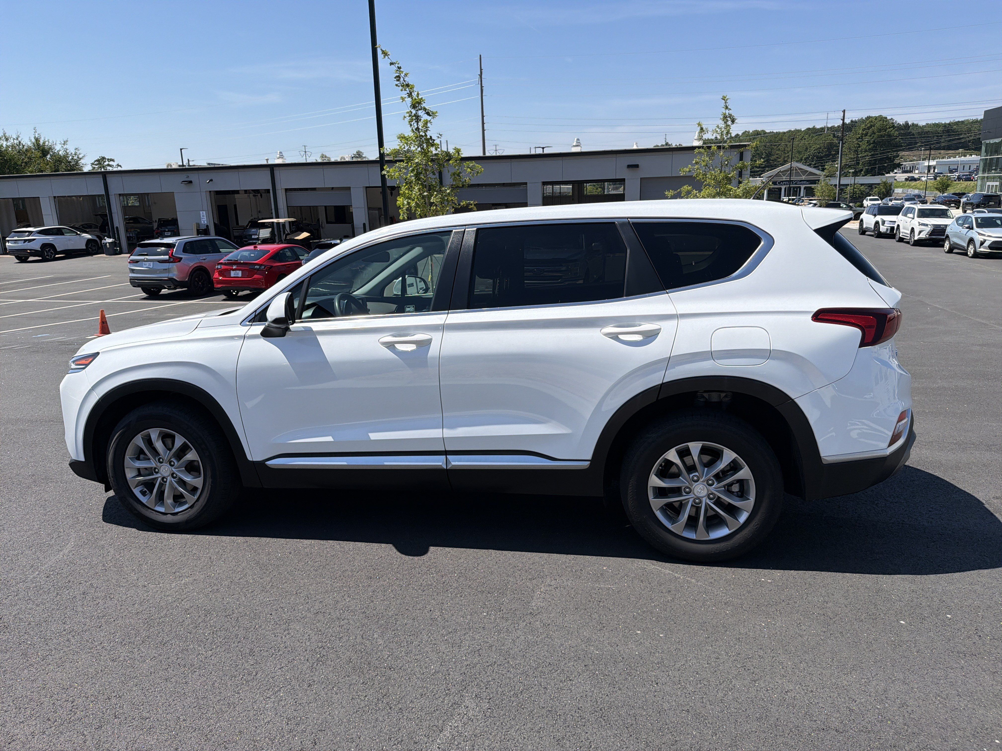 Used 2020 Hyundai Santa Fe SE FWD image 4
