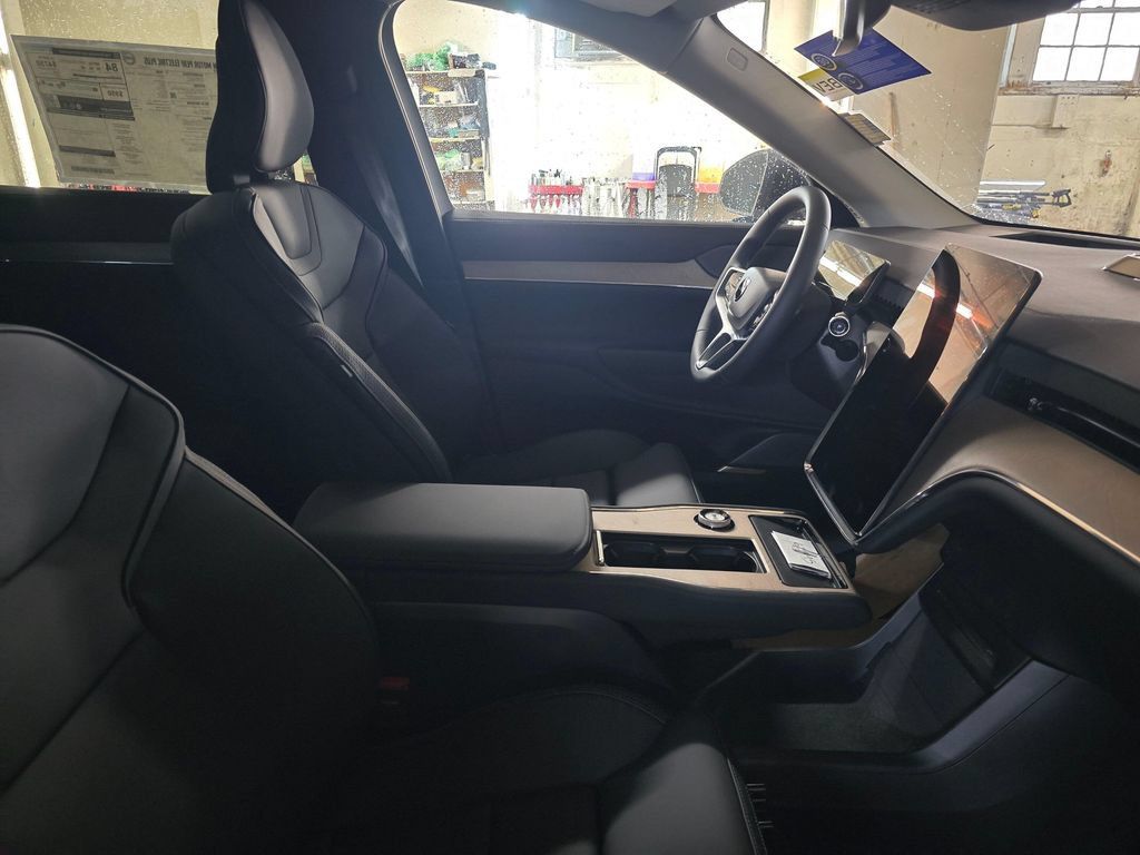 Used 2025 Volvo EX90 Plus AWD/4WD image 10