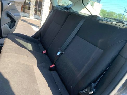 Used 2017 Ford Focus SE FWD image 28