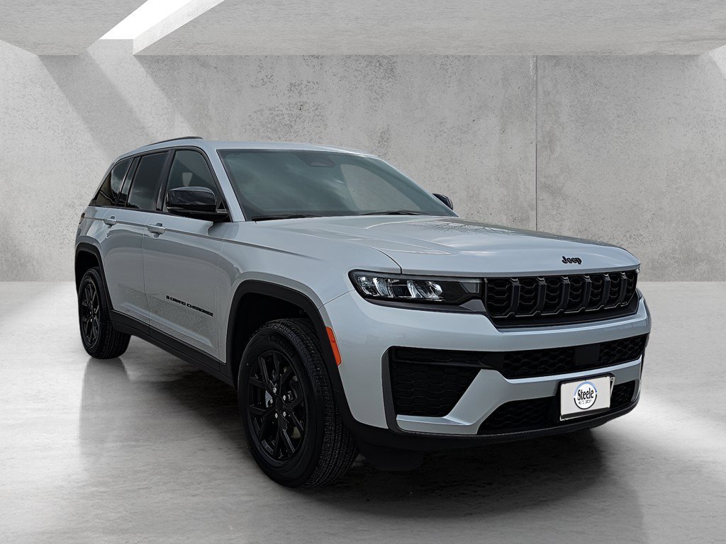 New 2026 Jeep Grand Cherokee Altitude RWD image 7
