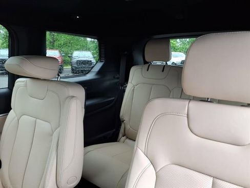 New 2026 Jeep Grand Cherokee L Limited AWD/4WD image 14