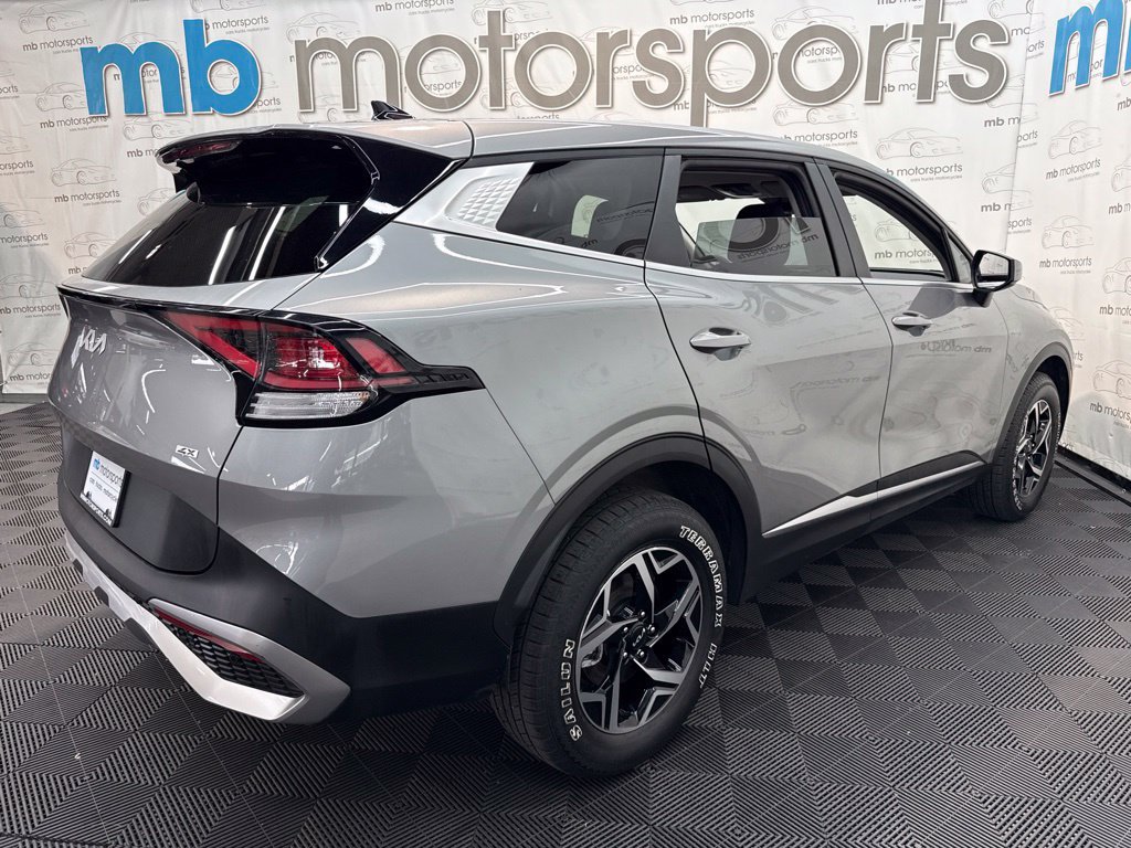 Used 2024 Kia Sportage LX AWD/4WD image 8