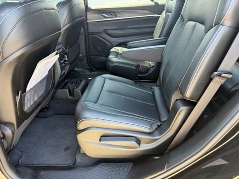 Used 2024 Jeep Grand Cherokee L Limited AWD/4WD image 12